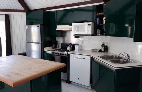 Coral Harbour Cabaña | Private and Peaceful Cottage at the Beach