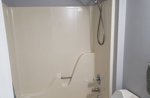 Dearborn Heights Casa | Private and quiet for families and business travelers.