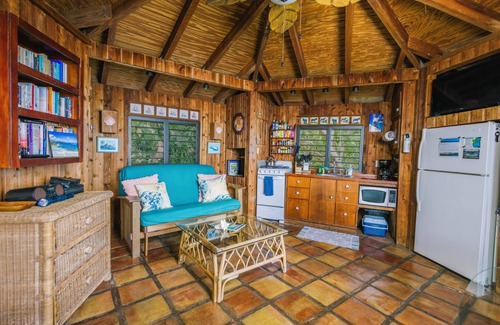 Estate Concordia A Cabaña | Private and Quiet with Panoramic Ocean Views – Sugar Bird Cottage