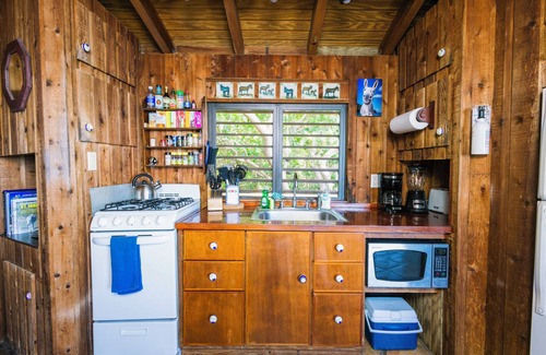 Estate Concordia A Cabaña | Private and Quiet with Panoramic Ocean Views – Sugar Bird Cottage