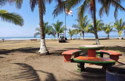 Parrita Casa | Private and Safe . Amazing House near of the Beach, enjoy the peace and relax.