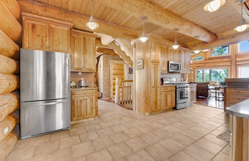 Nemo Casa | Private and secluded home with balcony, decks, patio, and wildlife views