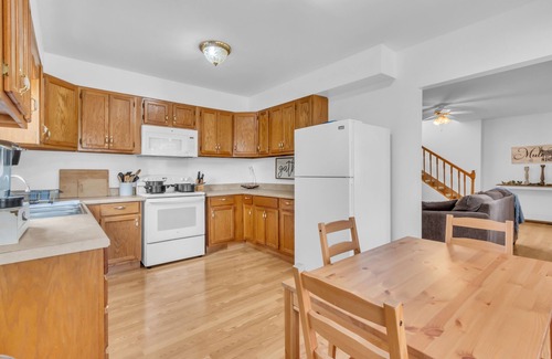 Columbia Casa | Spacious and Private Guest House w/a Large Porch!