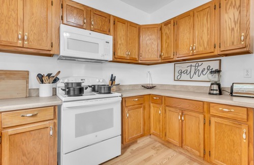 Columbia Casa | Spacious and Private Guest House w/a Large Porch!