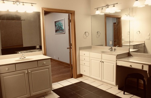 Mason Casa | Private and Spacious home on 7 acres in Mason Ohio. Sleeps 16 - Kings Island