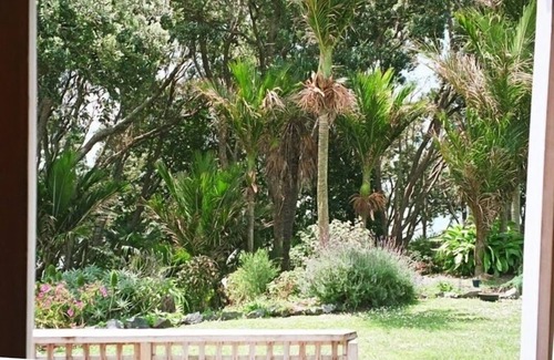 Beachlands Casa | Privado y soleado! Camino propio a la playa