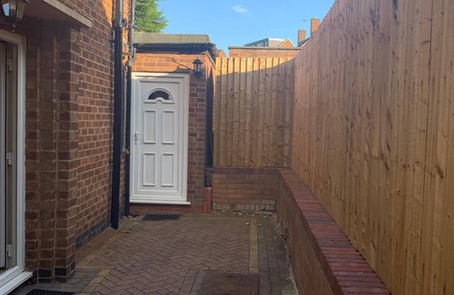 Olton Condominio | Private Annexe in Solihull -NEC,JLR,BHX