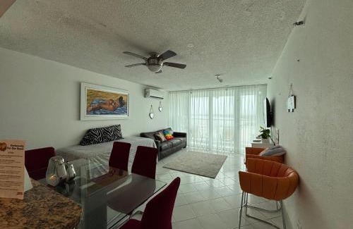 Isla Verde Apartamento | Private Apartment at Maré St Clair Hotel
