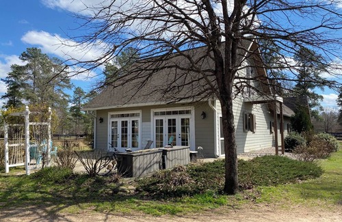 Aiken Apartamento | Private apartment on horse farm with community amenities available.