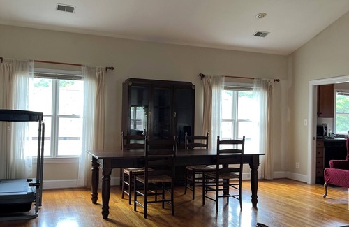 Palisades Apartamento | Private apt in upscale Pacific Palisades area in Washington DC near Georgetown.