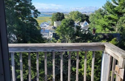 Revere Apartamento | Private apt Walk to MBTA Blue and beach, view!