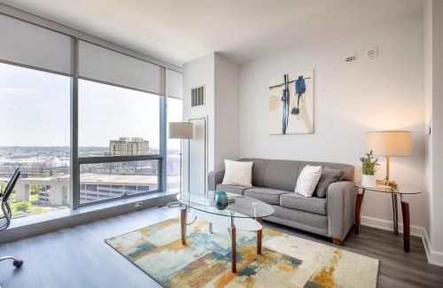 Downtown Apartamento | Private Apt with Gym & Pool
