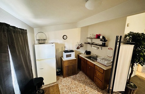 Paradise Apartamento | PRIVATE attached studio near AIRPORT!