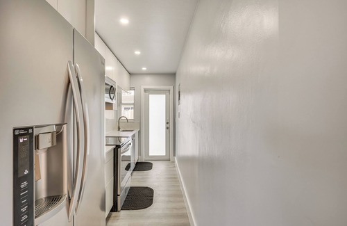 Wilton Manors Cabaña | Private Backyard: Dog-friendly Wilton Manors Home!