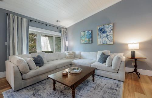 Baynard Oaks Villa | Private Balcony, Walk to Beach, South Beach, BV1670