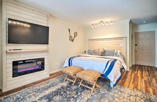 Lake Lure Apartamento | Private Balcony and Pool Access Lake Lure Studio!