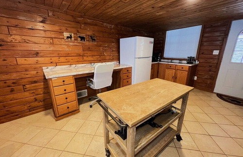 Mayfield Casa | Private balcony with beach access on Fife Lake