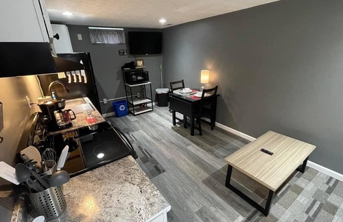 Fairborn Apartamento | Private Basement Apt With Kitchen, all Inclusive. Near WPAFB & WSU!