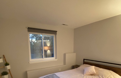 Parkborough Casa | Private Basement - BlueCardinal