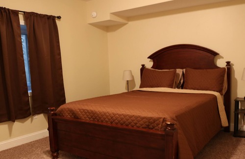 Linton Hall Casa | Private Basement Guest Suite near Jiffy Lube, IAD Airport, Washington D.C