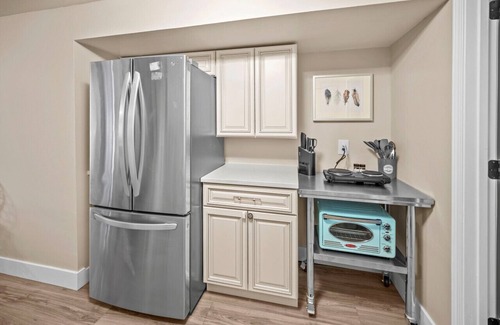 St. Charles Apartamento | Private Basement Retreat w/ HOT TUB by StayLage