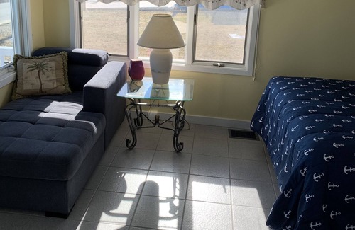 Somers Point Casa | Private bayfront home with magnificent views