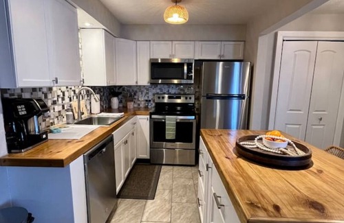 Cocoa Beach Condominio | Private Beach Access 2 Bedroom Condo w Heated Pool
