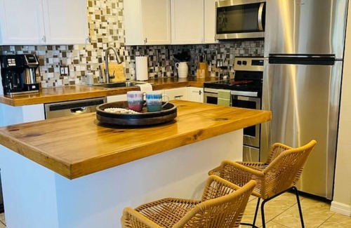Cocoa Beach Condominio | Private Beach Access 2 Bedroom Condo w Heated Pool