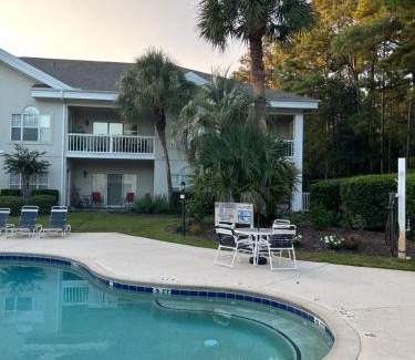 Arcadian Shores Apartamento | Private Beach, Amazing Pool, Tanger Outlet