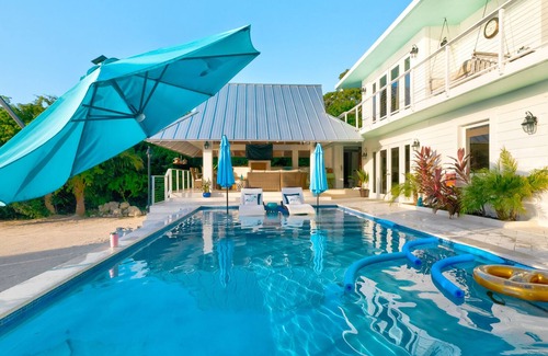 Tavernier Casa | Private beach and dazzling bayside sunsets await you!