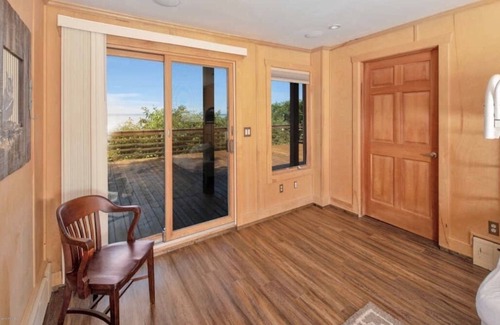 Norton Shores Cabina | Private Beach, Beauty, Seclusion