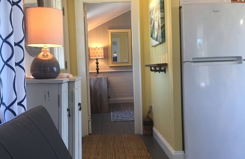 Barnstable Casa | Private Beach - Beachside Cottage on Barnstable Harbor