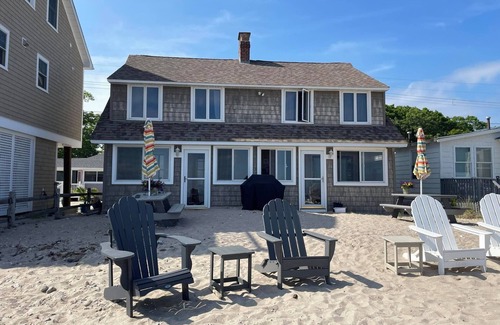 Old Lyme Casa | Private Beach - Charming 3-bedroom cottage in peaceful Old Lyme with WiFi, AC