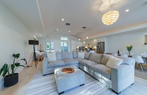 Jim Thorpe Casa | Private Beach & Dock, Pickleball, Kayaks, Pool table, Firepit, 240V-EV