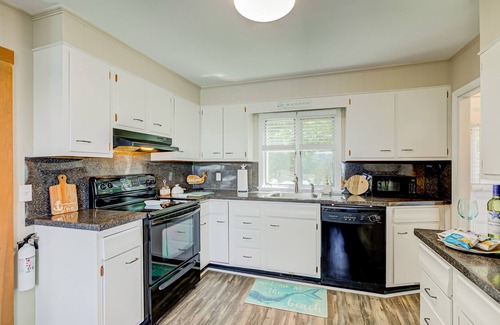 Gloucester Casa | Private Beach! Dream vacation at your private beach in Gloucester