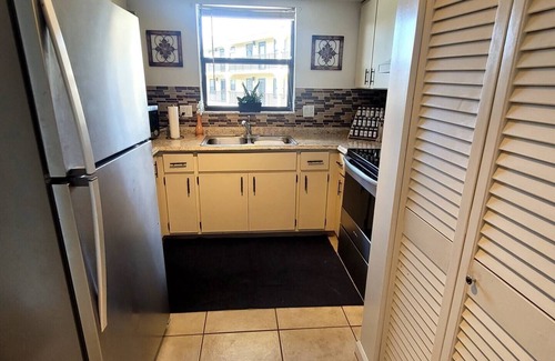 Port Charlotte Condominio | Private Beach, Fishing Dock & Heated Pool Paradise