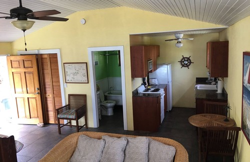 Estate Turner Hole Cabaña | Private Beach Front Cottage