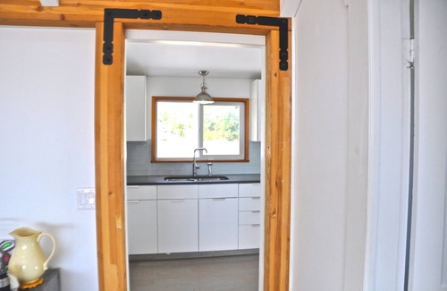 Point Roberts Casa | Playa privada, cabaña totalmente renovada, 50 pies de frente al mar en South Beach!
