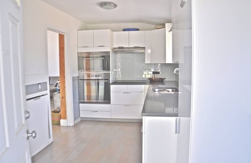 Point Roberts Casa | Playa privada, cabaña totalmente renovada, 50 pies de frente al mar en South Beach!