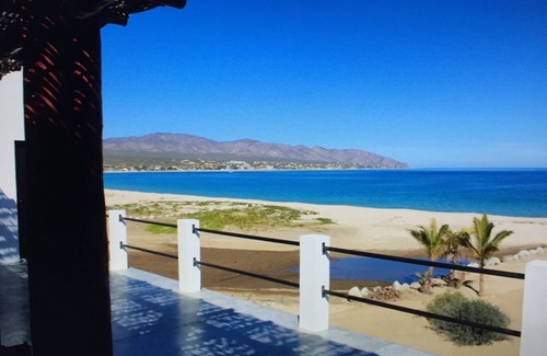 La Ventana Casa | Private Beach house oasis. Walk on waterfront. Kiting paradise at your door.