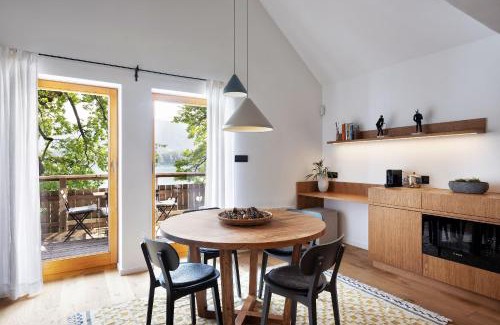 Bled Apartamento | Private beach house on Lake Bled