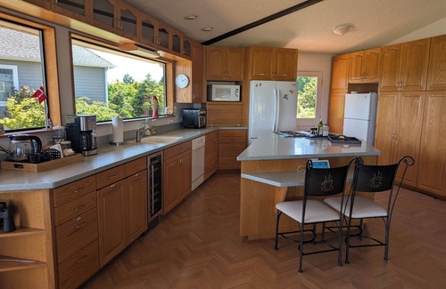 Kingston Casa | Private Beach, Pool, and Amazing Puget Sound and Cascade Mountain Views
