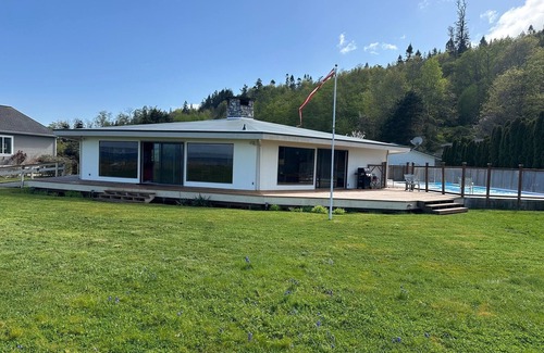 Kingston Casa | Private Beach, Pool, and Amazing Puget Sound and Cascade Mountain Views
