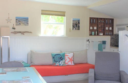 Jacksonville Beach Cabaña | Beachy Guest Cottage !!