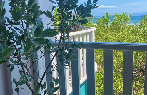 Playa El Coco Apartamento | Private Beachfront Studio; Balcony; kitchen