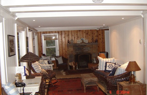Fort Erie Casa | Private Beachfront Home on shores of Lake Erie