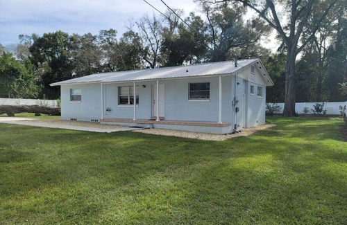 Fellowship Casa | Private & Beautiful - 3 BR Home - Fenced Backyard