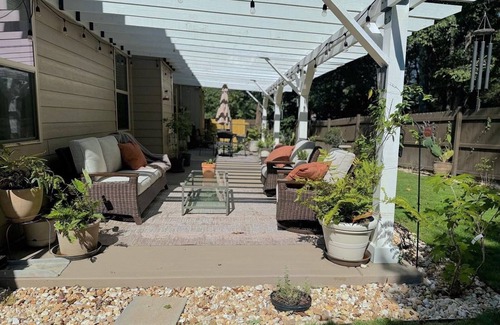 Grayson Casa | Private bed and bathroom with partition and own entrance..