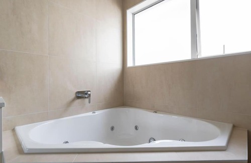 Flat Bush Casa | Private Bedroom Ensuite Close to all amenities