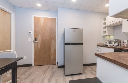 Danbury Apartamento | Private Bedroom with Private Bathroom